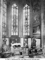 14. Oltář sv. Vojtěcha postavený v době příprav na 900. výročí jeho smrti.jpg