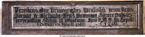 05. Nápis nad náhrobkem Bořivoje II.jpg