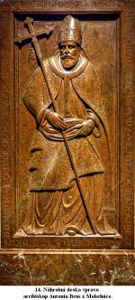 14. Náhrobní deska vpravo - arcibiskup Ant. Brus z Mohelnice.jpg